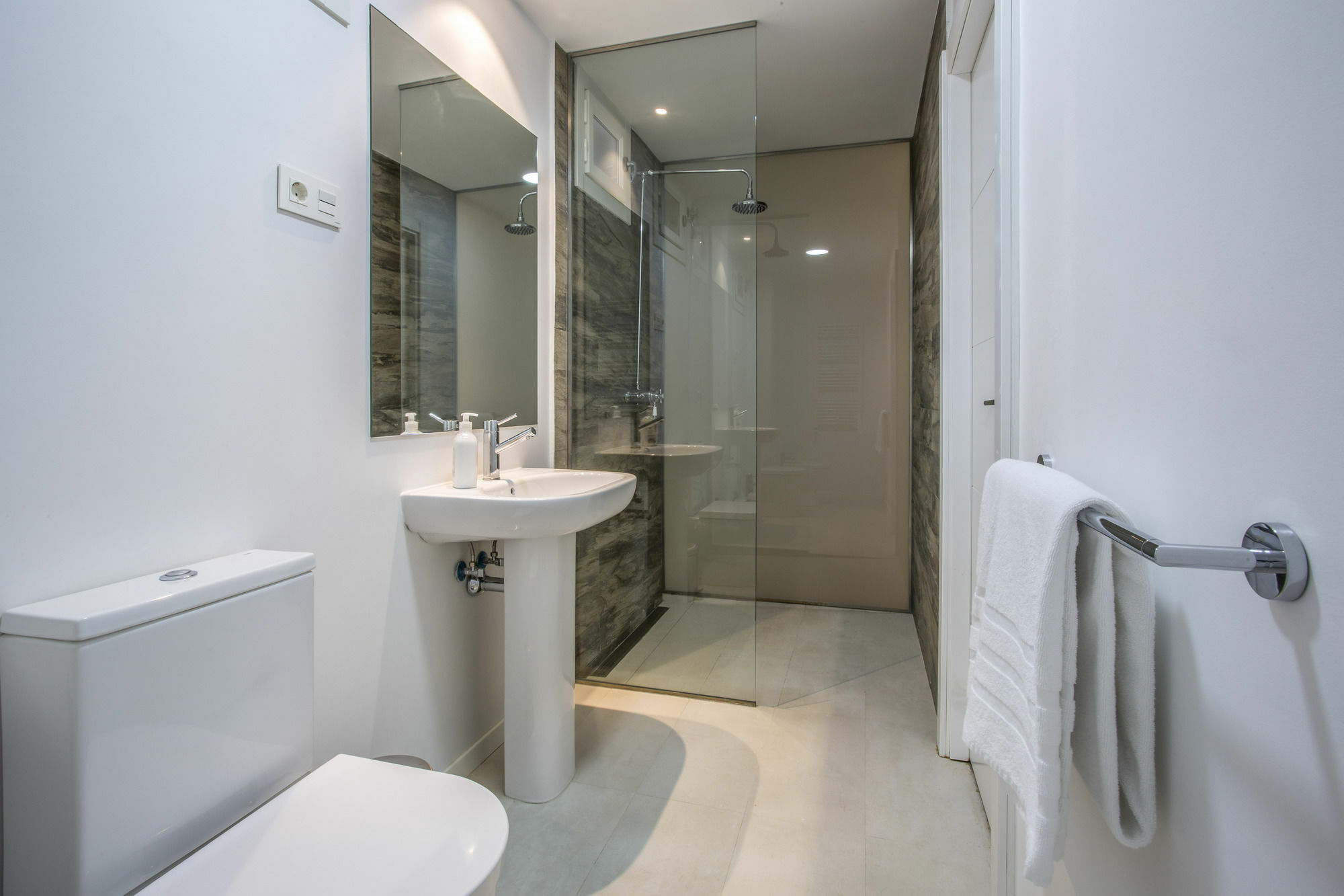 Slow Suites Luchana Madrid Eksteriør bilde