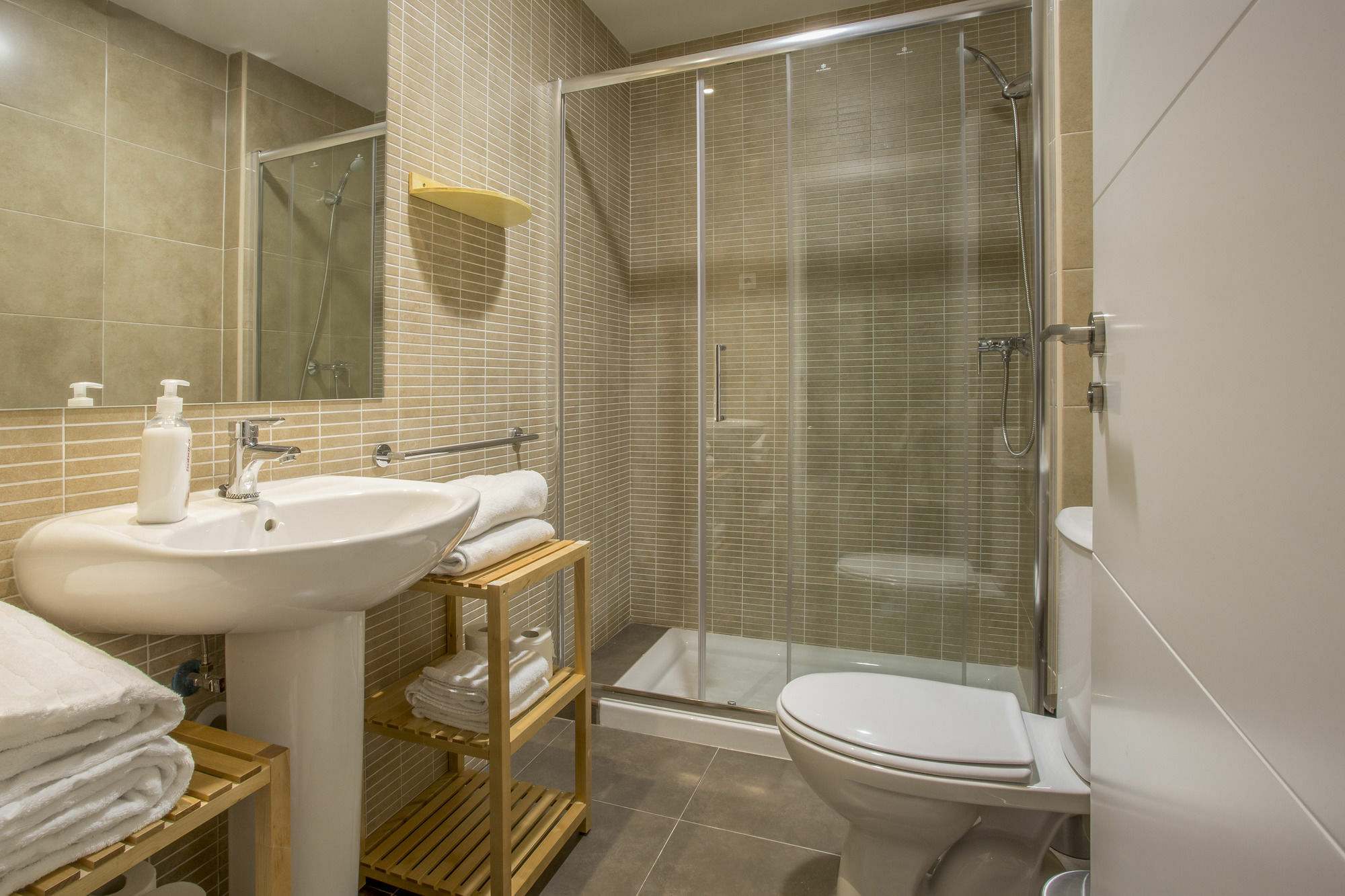 Slow Suites Luchana Madrid Eksteriør bilde